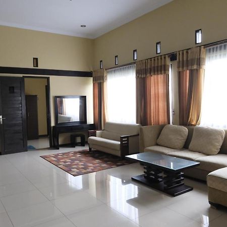 Aldeoz Villa Ciater Sarireja Esterno foto